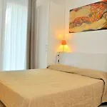 Wonderful Flat With Solarium And Swimming Pools Бібіоне