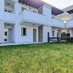 Wonderful Flat With Solarium And Swimming Pools Бібіоне