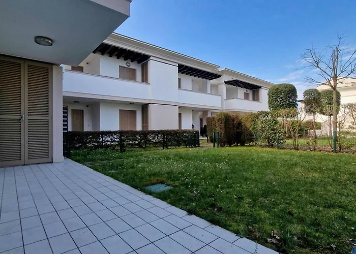 Wonderful Flat With Solarium And Swimming Pools