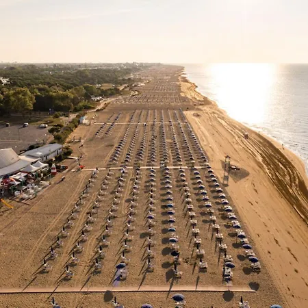 Wonderful Flat Near The Renowned In דירה ביביונה