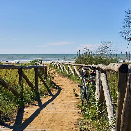 Wonderful Flat With Solarium And Swimming Pools Apartmán Bibione