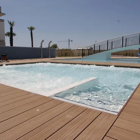 Wonderful Flat With Solarium And Swimming Pools Apartmán