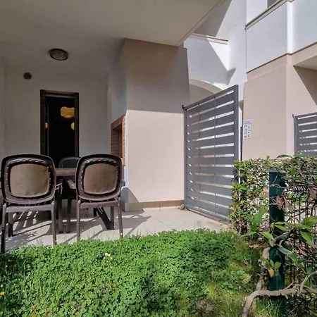 Apartmán Wonderful Flat With Solarium And Swimming Pools *