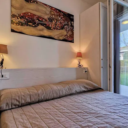 Lägenhet Wonderful Flat With Solarium And Swimming Pools
