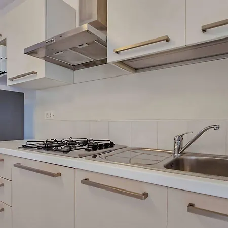 Wonderful Flat With Solarium And Swimming Pools Lägenhet