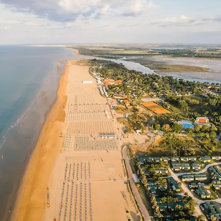 Wonderful Flat With Solarium And Swimming Pools Bibione