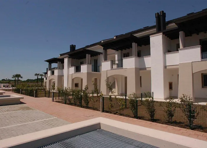 Wonderful Flat With Solarium And Swimming Pools Lägenhet