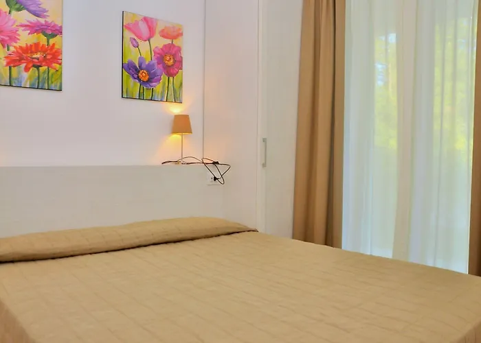 Wonderful Flat With Solarium And Swimming Pools Lägenhet