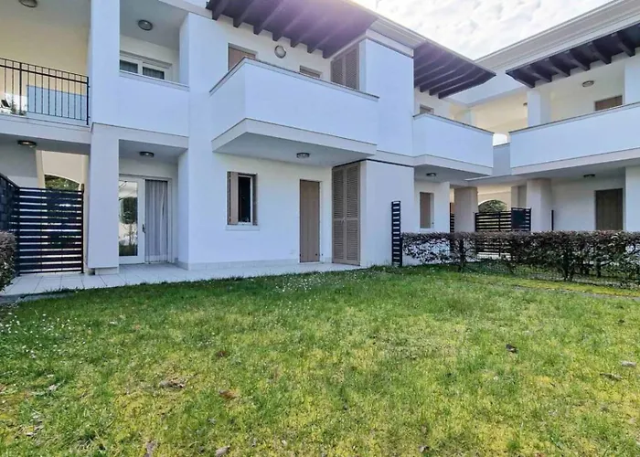 Wonderful Flat With Solarium And Swimming Pools Bibione