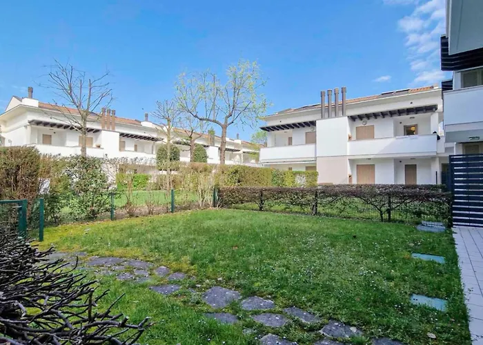 Wonderful Flat With Solarium And Swimming Pools Bibione